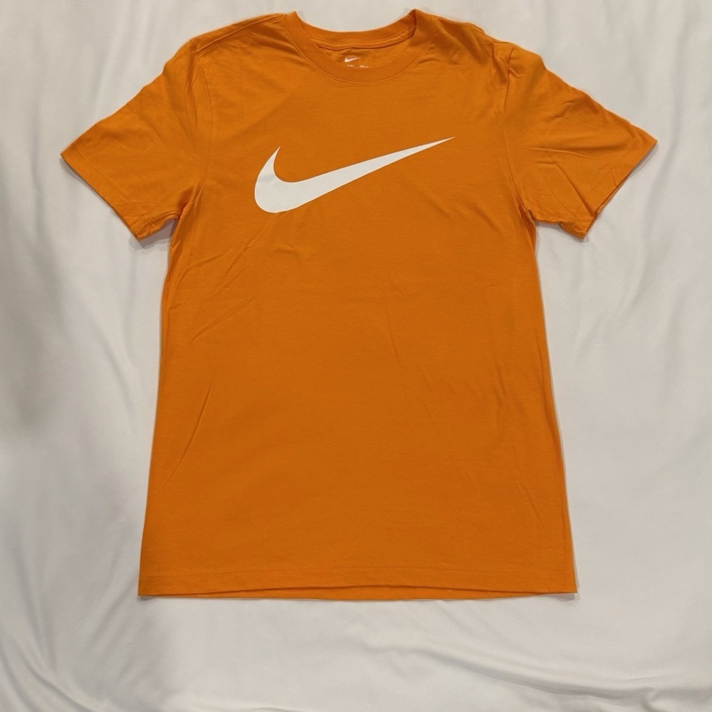 Nike Graphic T-Shirt Mens Small Orange White Swoosh Logo Short Sleeve Cotton